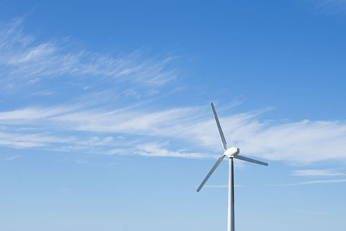 2017年6月撮影のフリー写真素材135「風力発電の風車」