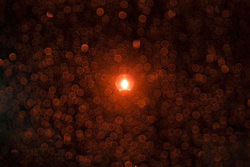 フリー写真素材285「丸い街灯（赤色）」