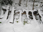 フリー写真素材215「組み木と雪」
